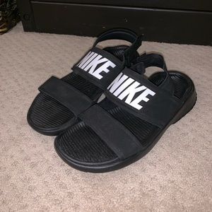 Black Nike sandal size 8